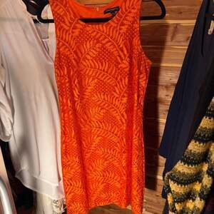 Sharagano Orange Lace Sleeveless Sheath Dress, Size 10 - Vibrant Party Wear